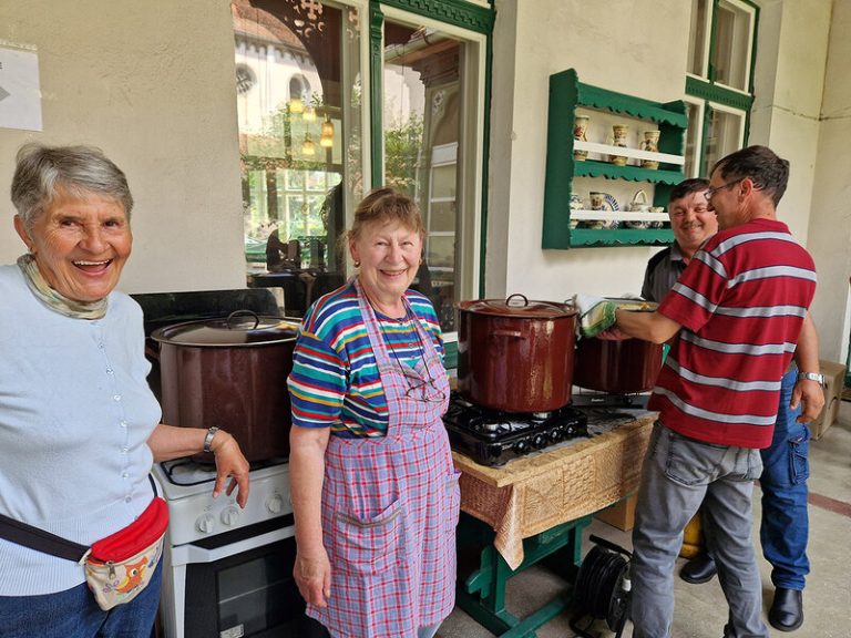 Die Hochzeitssuppe zu kochen macht auch Spaß. Fotos: die Verfasserin